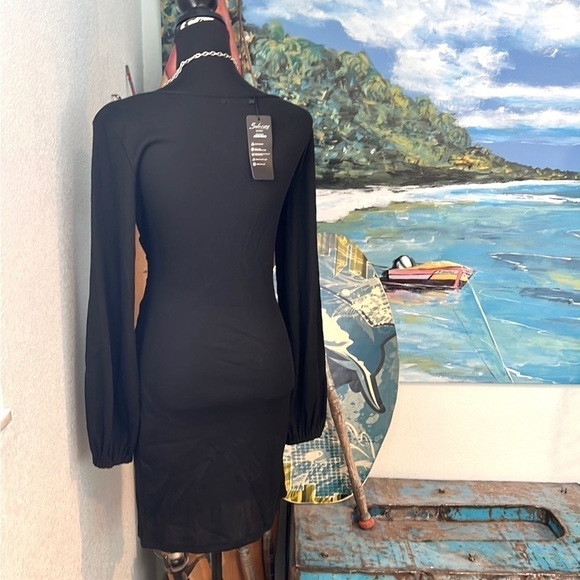 NWT,Solersun,Long-Sleeved,Wrapped Hip,Surplice Low-V Neckline, Black, Size M - Picture 12 of 13